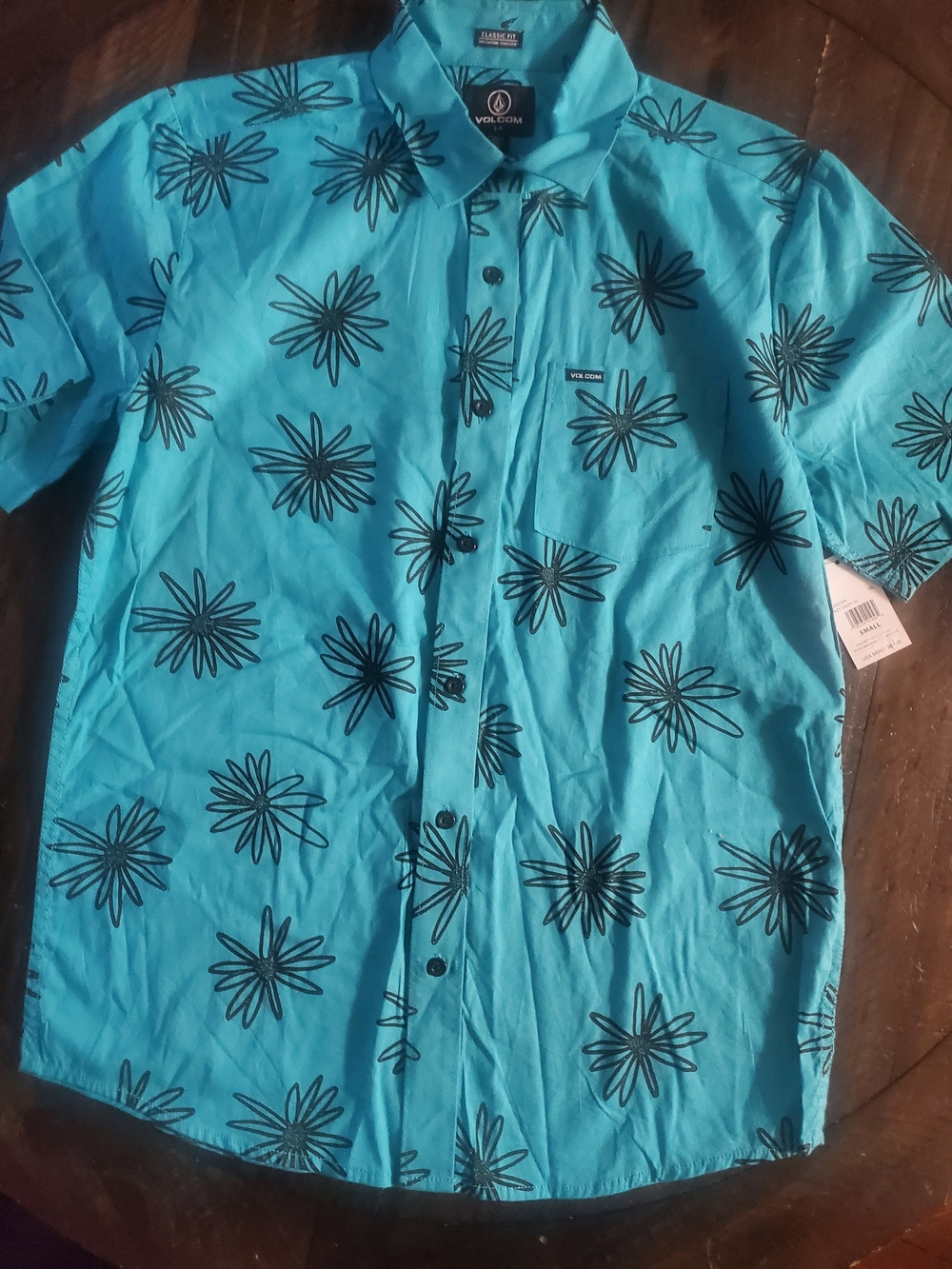 Volcom Men’s Turquoise Short-Sleeve Button-Up Shirt with Black Floral Print